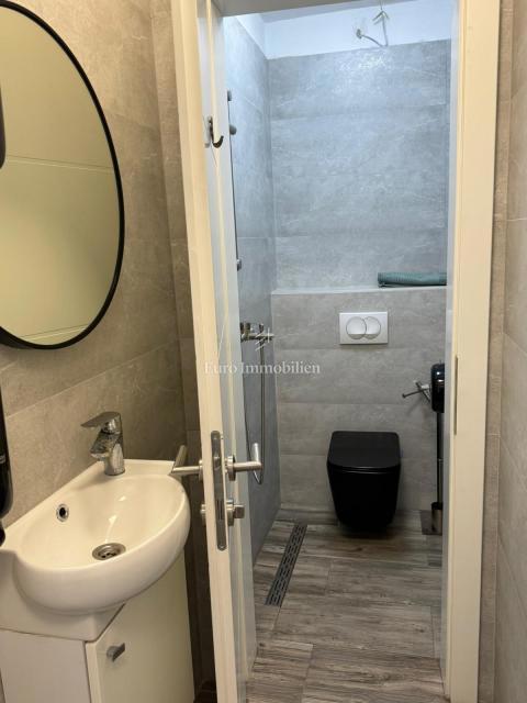 Tisno - apartma, prva vrsta do morja