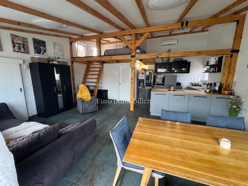 Tisno - apartma, prva vrsta do morja