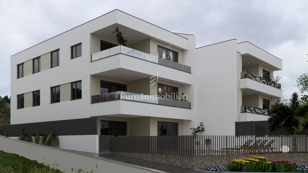 Apartma v novogradnji s pogledom na morje