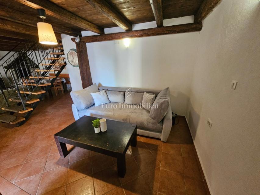 Poreč - kamnita hiša z bazenom