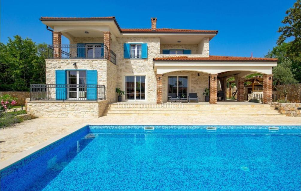 Otok Krk - prostorna vila z bazenom na mirni lokaciji