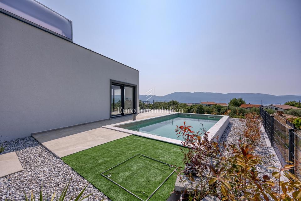 Villa s bazenom i pogledom na more na otoku Krku 