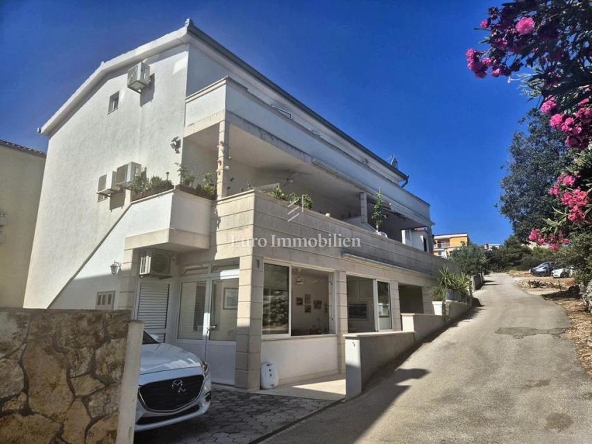 Rogoznica - apartma 2. vrsta od morja