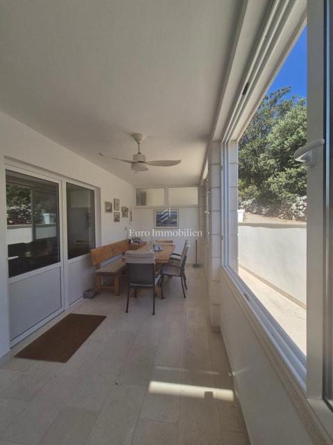 Rogoznica - apartma 2. vrsta od morja