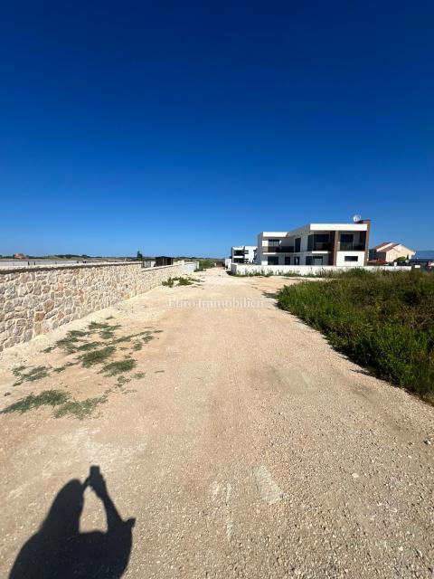 Privlaka - gradbeno zemljišče, 300 m od morja