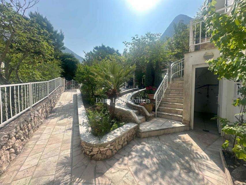 Makarska riviera - Hiša s pogledom na morje, mirna lokacija