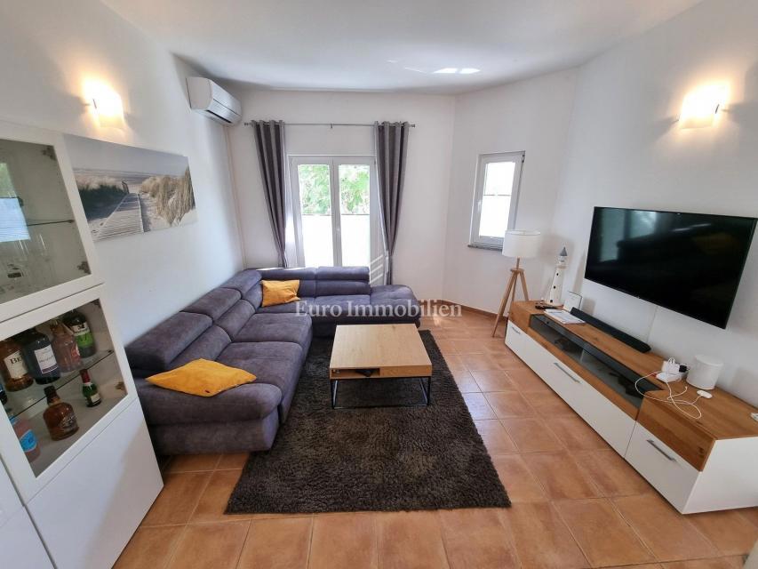 VABRIGA - polpritlična hiša 1 km od morja