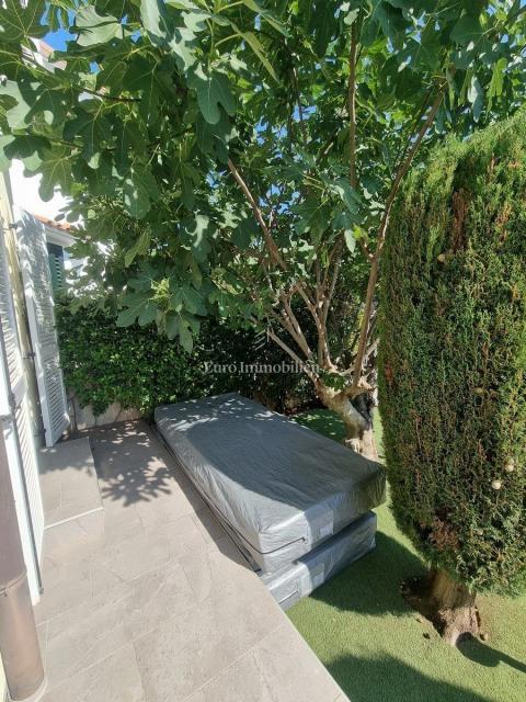 VABRIGA - polpritlična hiša 1 km od morja