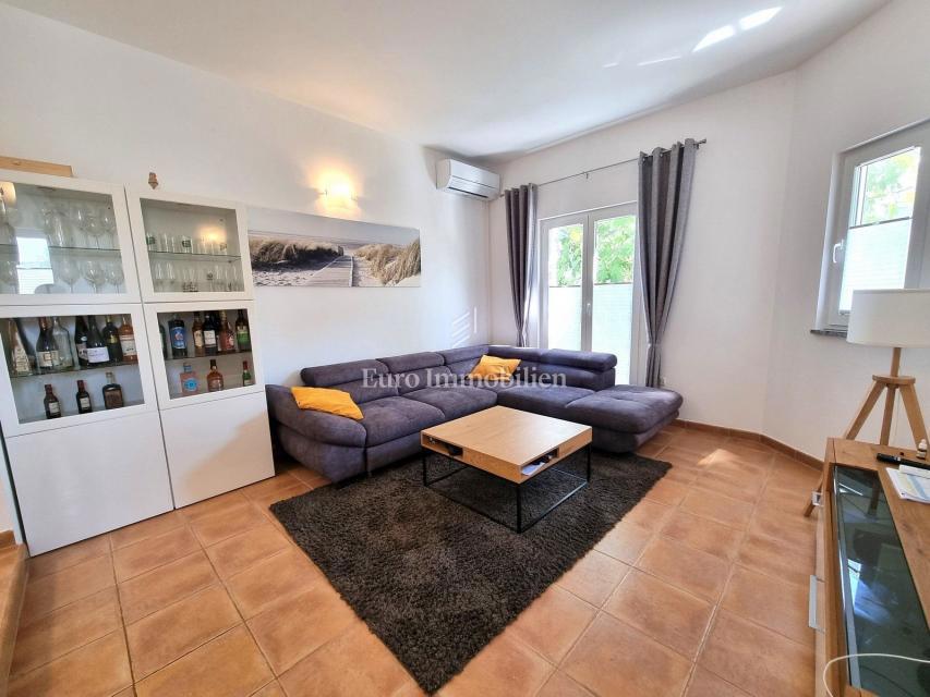 VABRIGA - polpritlična hiša 1 km od morja
