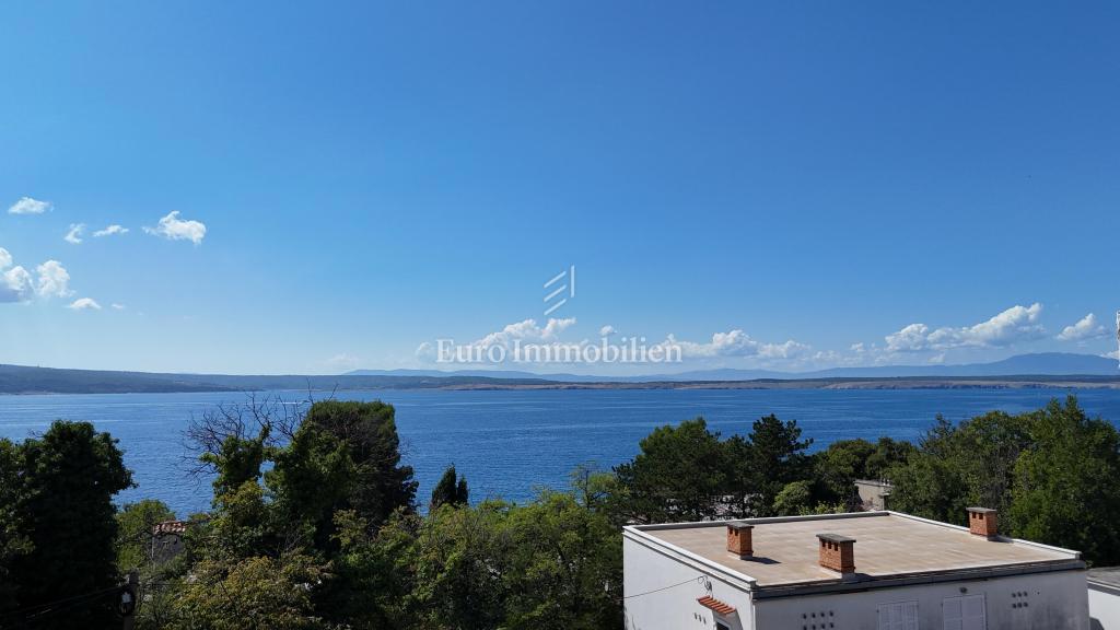 Crikvenica, stanovanje z garažo in velikim vrtom, le 60 m od morja