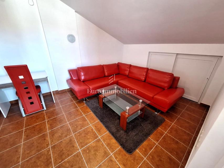 Dva apartmaja v Malinski, vrt, opremljeno!