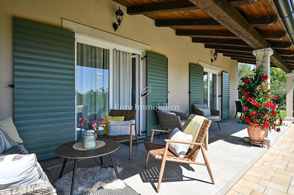 Istra, Grožnjan, Luksuzna vila z bazenom