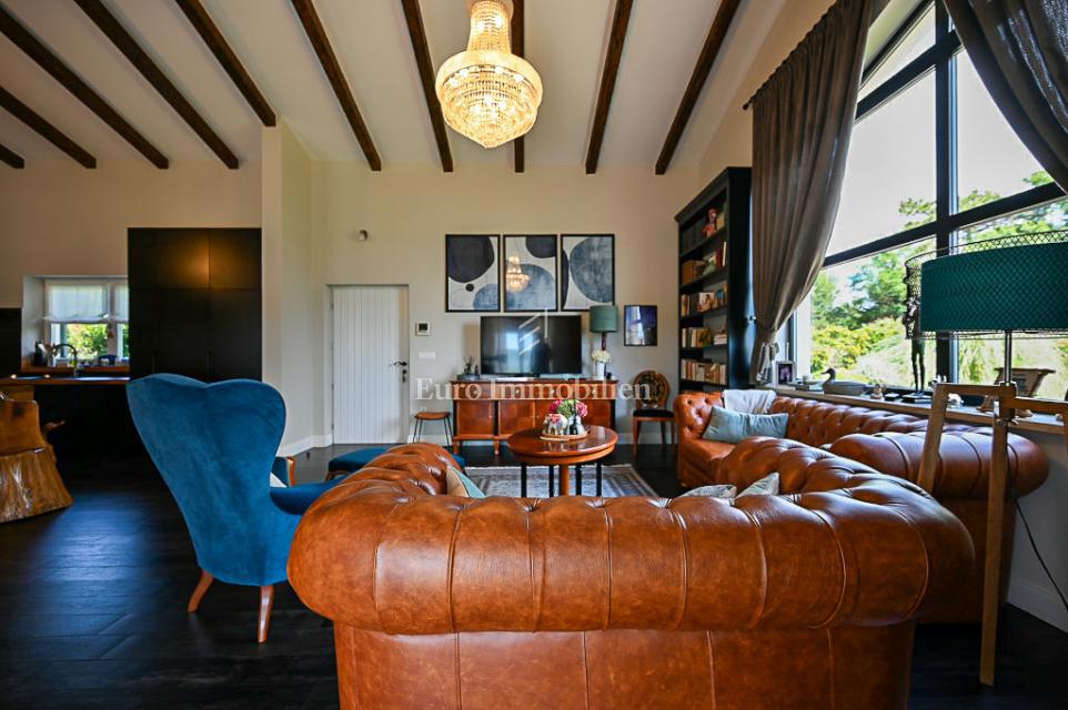 Istra, Grožnjan, Luksuzna vila z bazenom