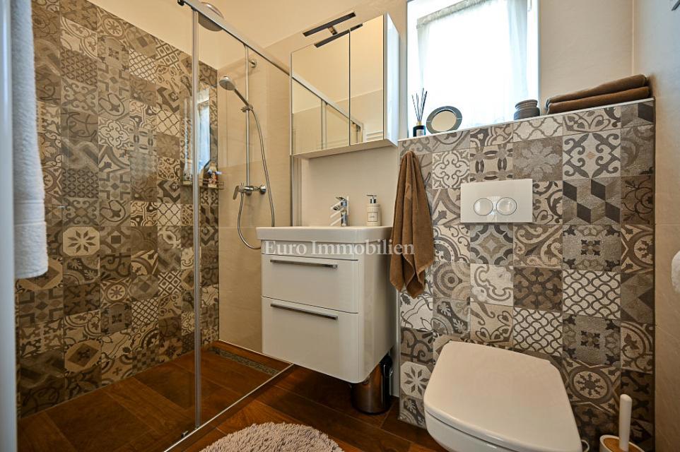 Istra, Grožnjan, Luksuzna vila z bazenom