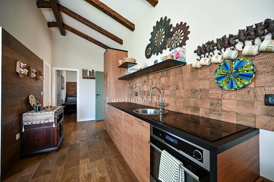 Istra, Grožnjan, Luksuzna vila z bazenom