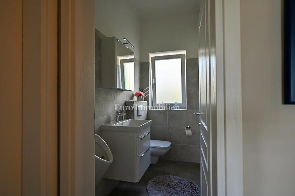 Istra, Grožnjan, Luksuzna vila z bazenom