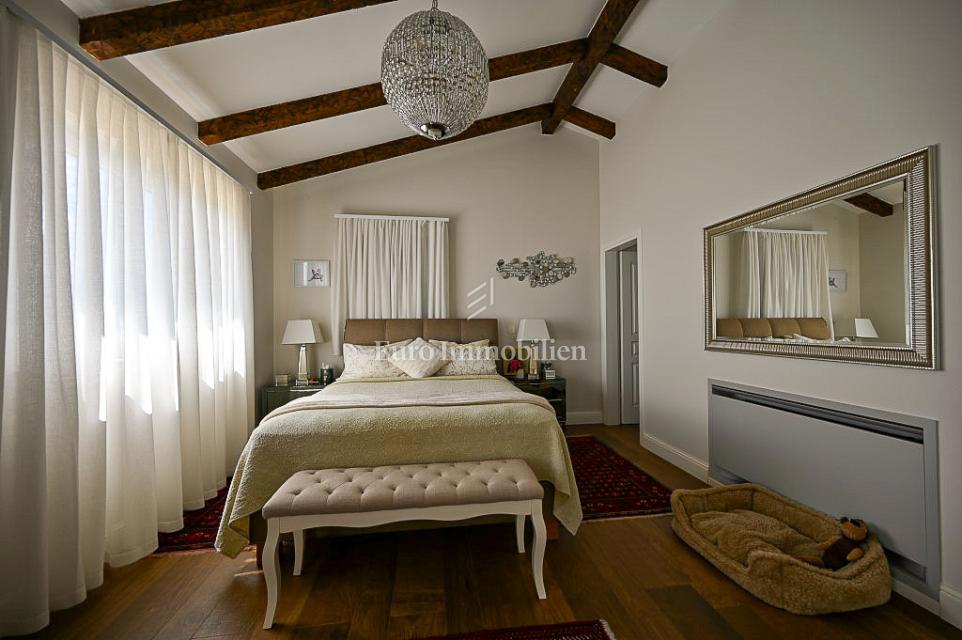 Istra, Grožnjan, Luksuzna vila z bazenom