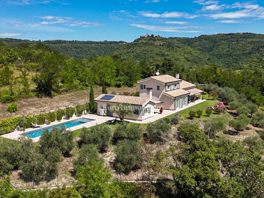 Istra, Grožnjan, Luksuzna vila z bazenom