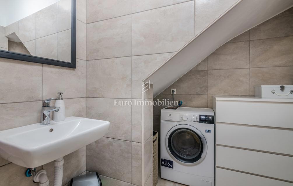 Prenovljena starina v okolici mesta Krk