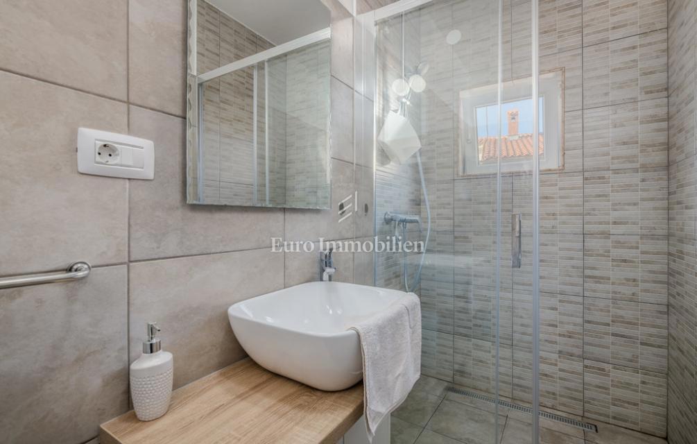 Prenovljena starina v okolici mesta Krk