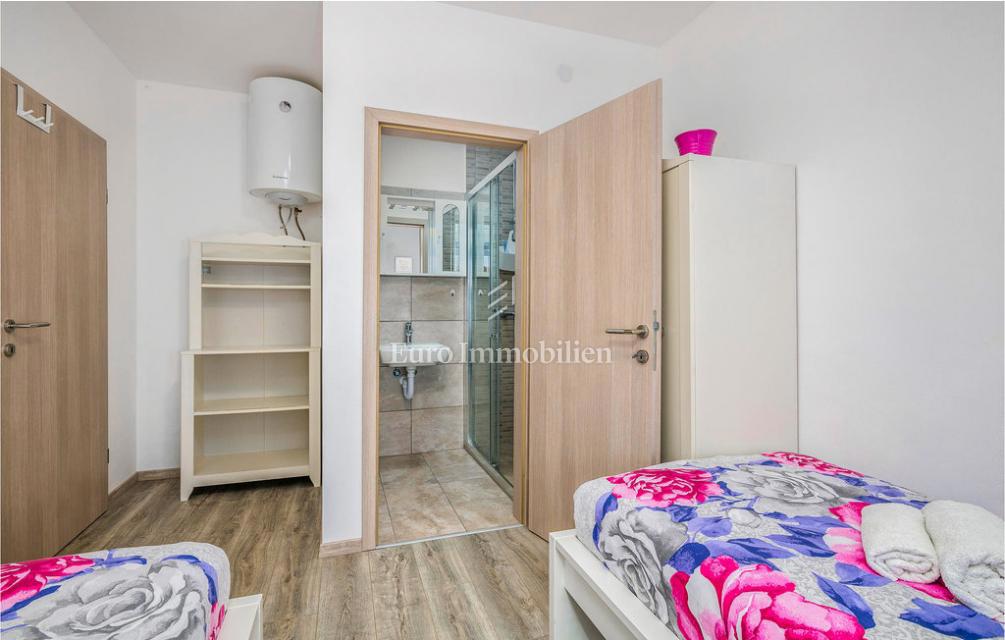 Prenovljena starina v okolici mesta Krk