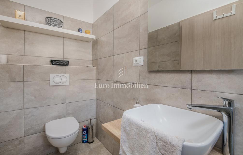 Prenovljena starina v okolici mesta Krk