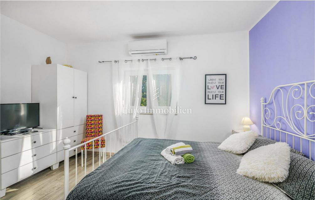 Prenovljena starina v okolici mesta Krk