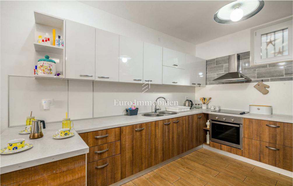 Prenovljena starina v okolici mesta Krk