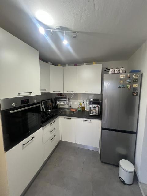 Opremljena hiša 400 m od morja