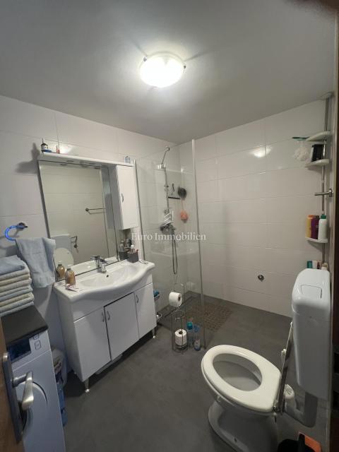 Opremljena hiša 400 m od morja