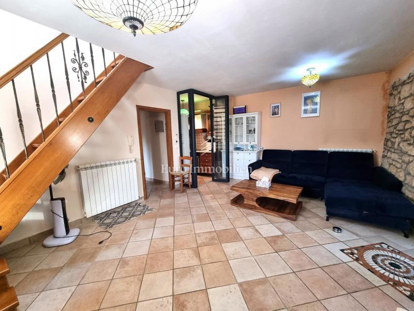 Kamnita hiša z bazenom in wellnessom pri Poreču