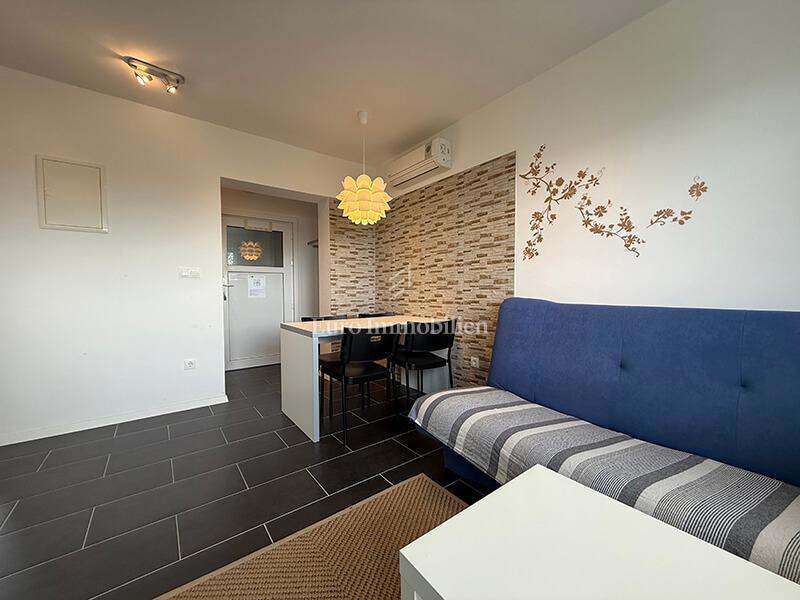 Dva apartmaja prvi red ob morju v Baški Vodi