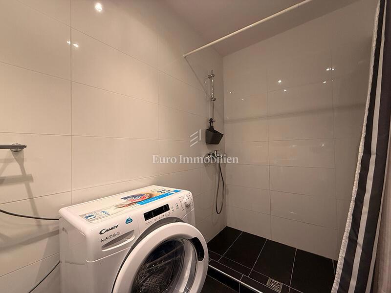 Dva apartmaja prvi red ob morju v Baški Vodi