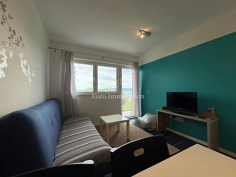 Dva apartmaja prvi red ob morju v Baški Vodi