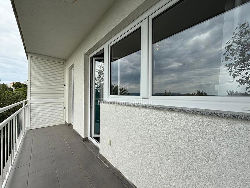 Dva apartmaja prvi red ob morju v Baški Vodi