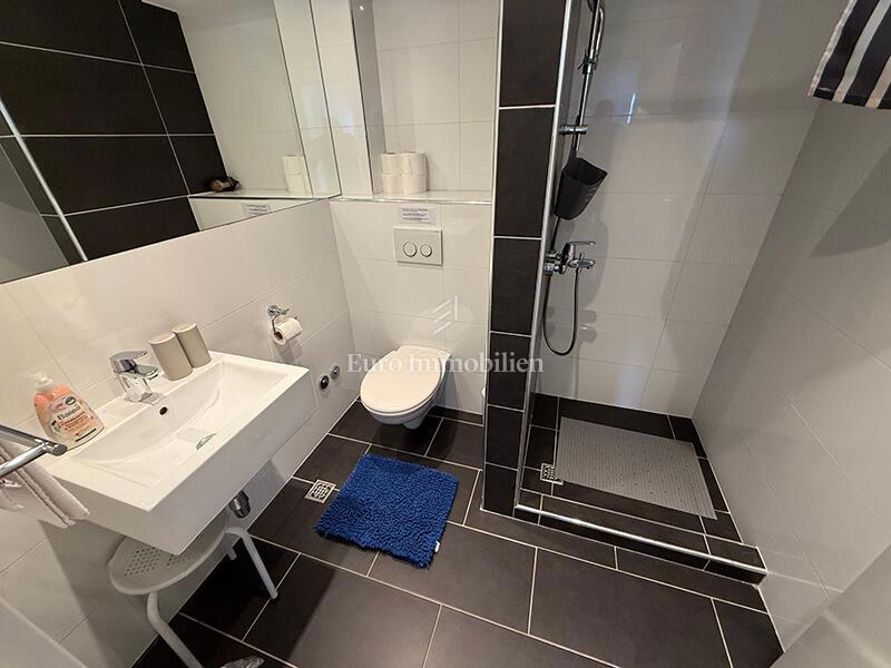 Dva apartmaja prvi red ob morju v Baški Vodi