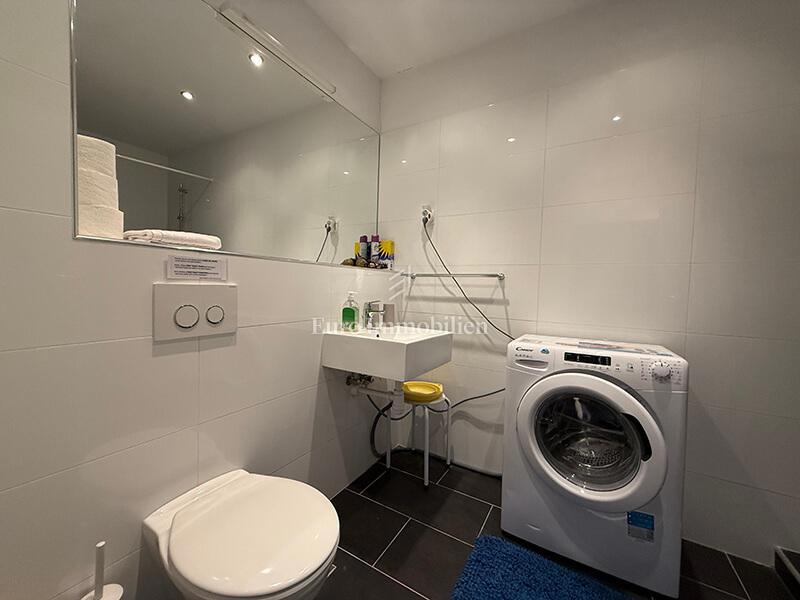 Dva apartmaja prvi red ob morju v Baški Vodi