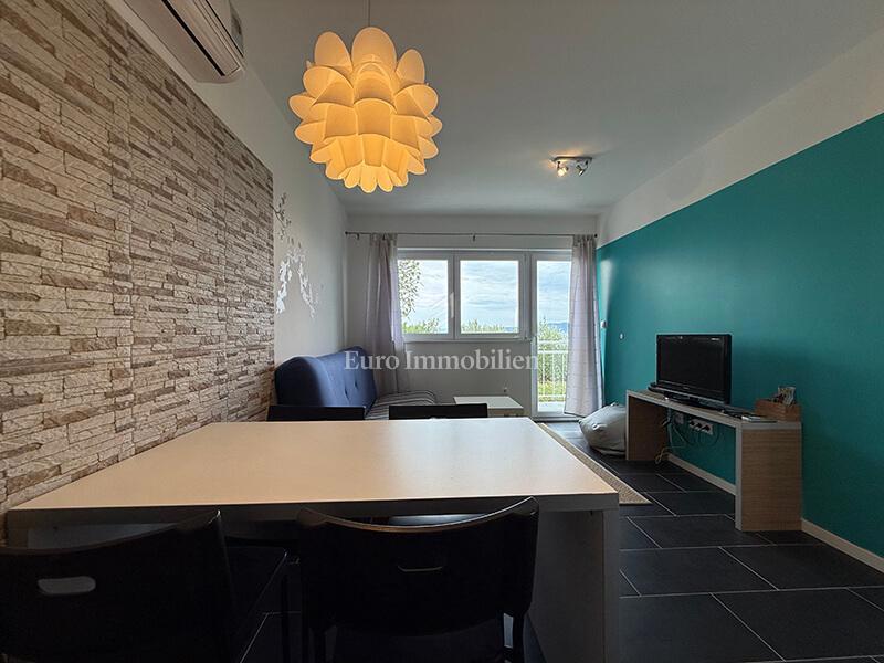 Dva apartmaja prvi red ob morju v Baški Vodi