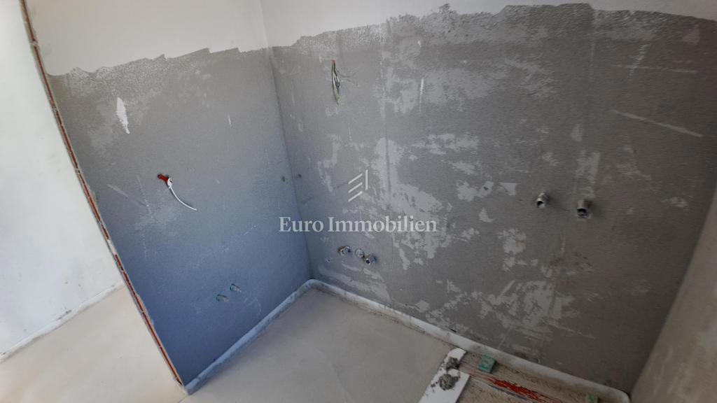 Novogradnja s 3 stanovanji in bazenom, Krasica