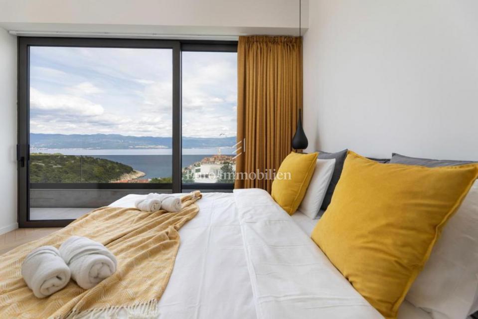 Krk – Luksuzna Moderna Vila z Bazenom in Morjem