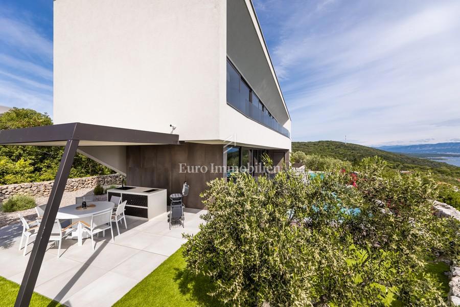 Krk – Luksuzna Moderna Vila z Bazenom in Morjem