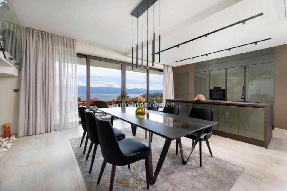 Krk – Luksuzna Moderna Vila z Bazenom in Morjem