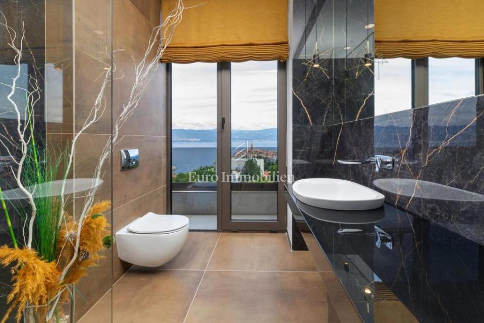 Krk – Luksuzna Moderna Vila z Bazenom in Morjem