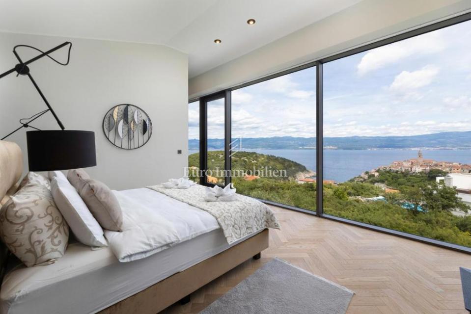 Krk – Luksuzna Moderna Vila z Bazenom in Morjem