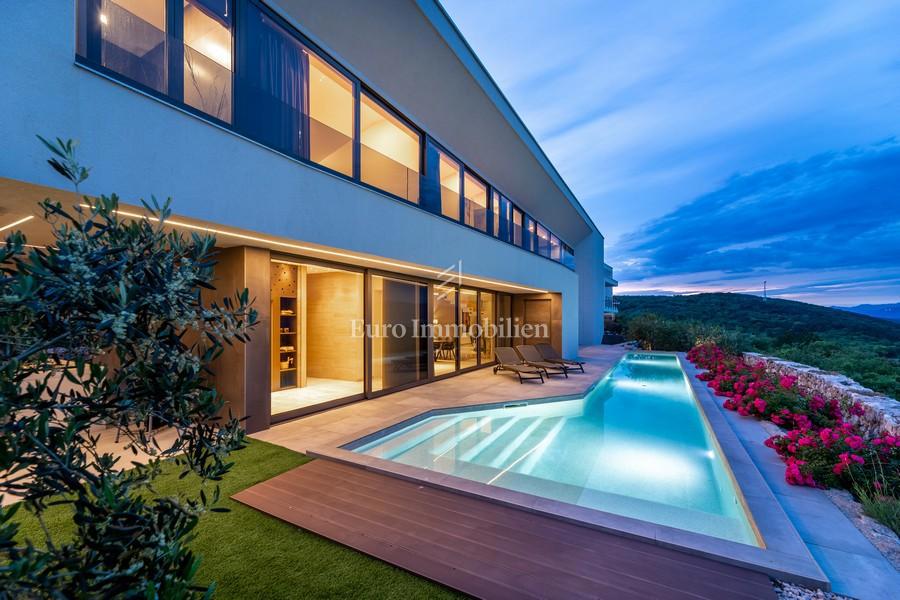 Krk – Luksuzna Moderna Vila z Bazenom in Morjem