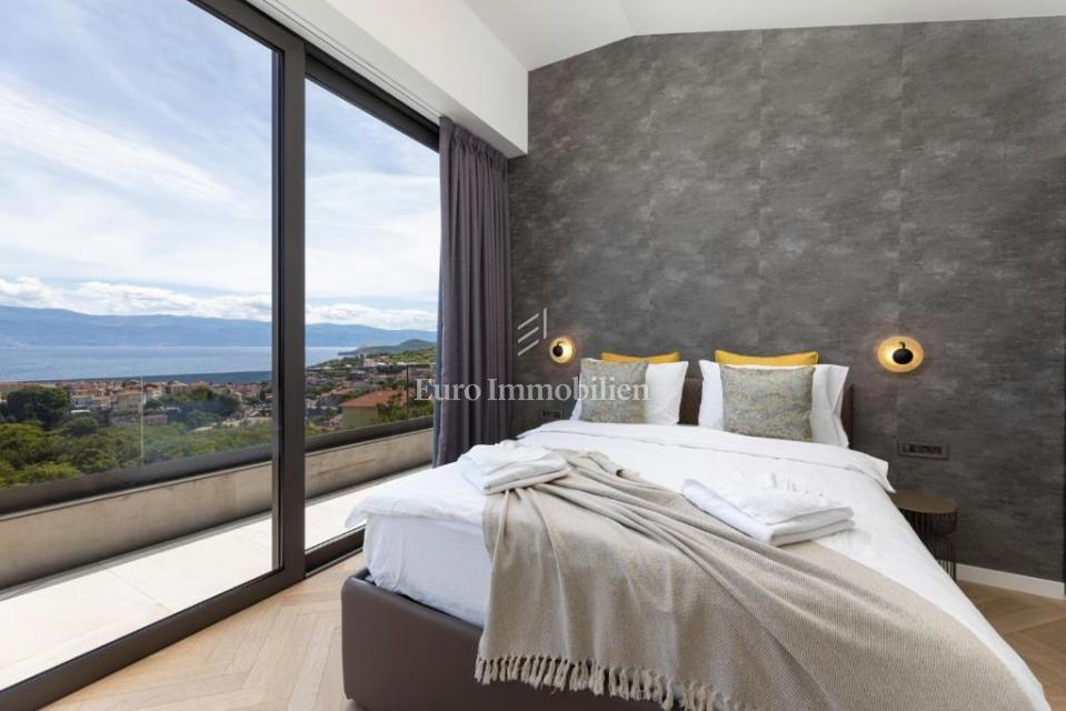 Krk – Luksuzna Moderna Vila z Bazenom in Morjem