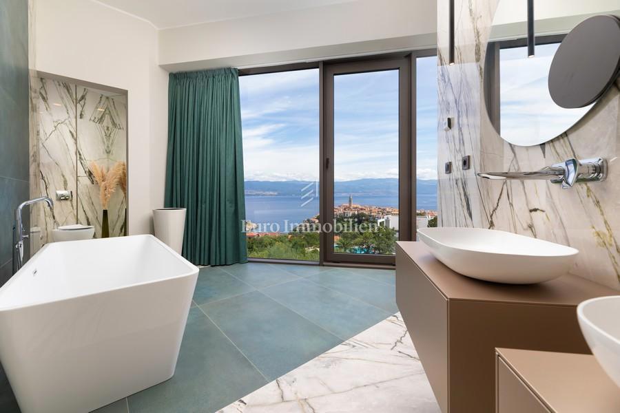 Krk – Luksuzna Moderna Vila z Bazenom in Morjem