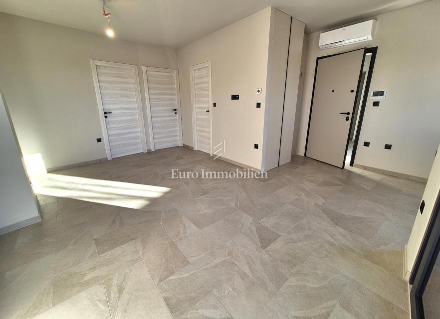 Novogradnja z dvema spalnicama