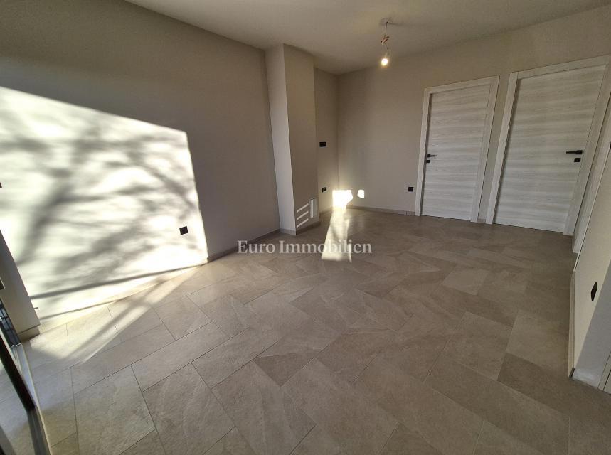 Novogradnja z dvema spalnicama