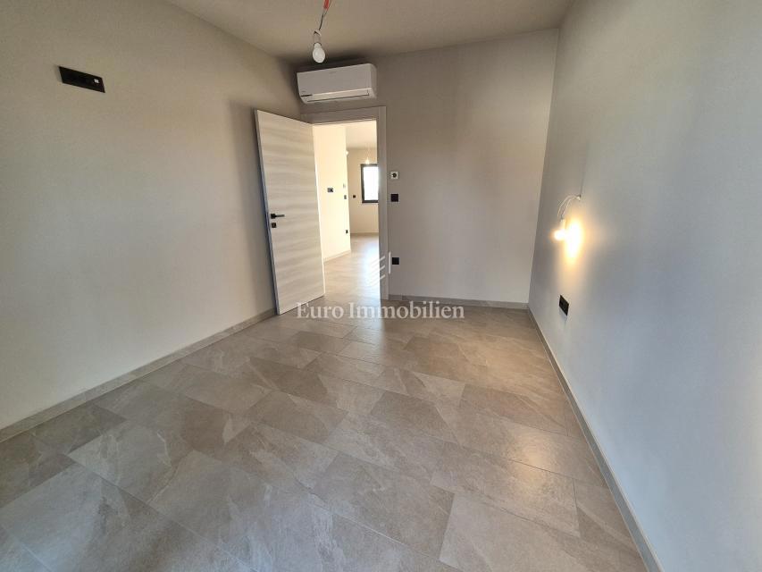 Novogradnja z dvema spalnicama